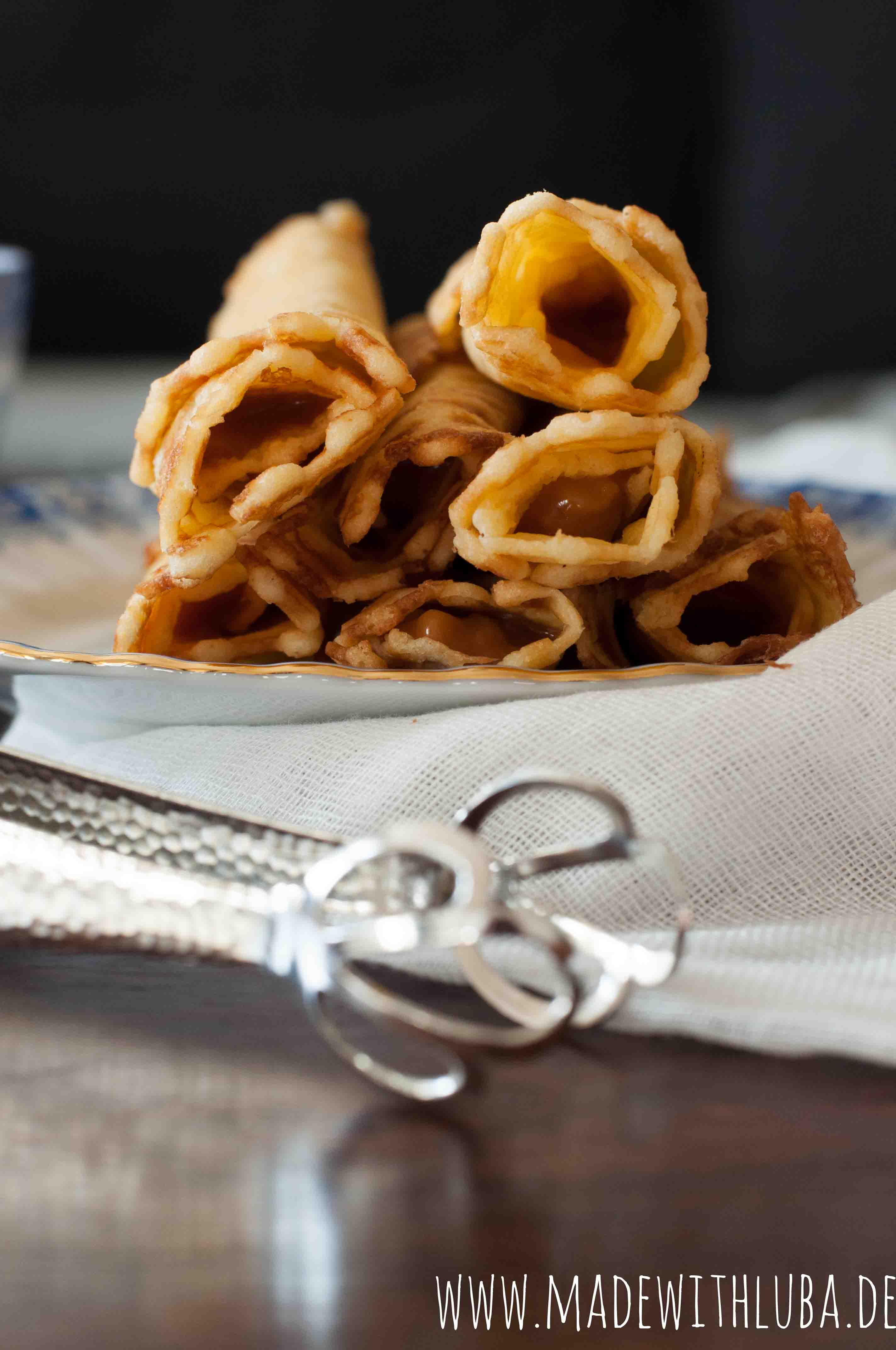 Russische Waffelröllchen mit Karamell &amp; Walnüssen